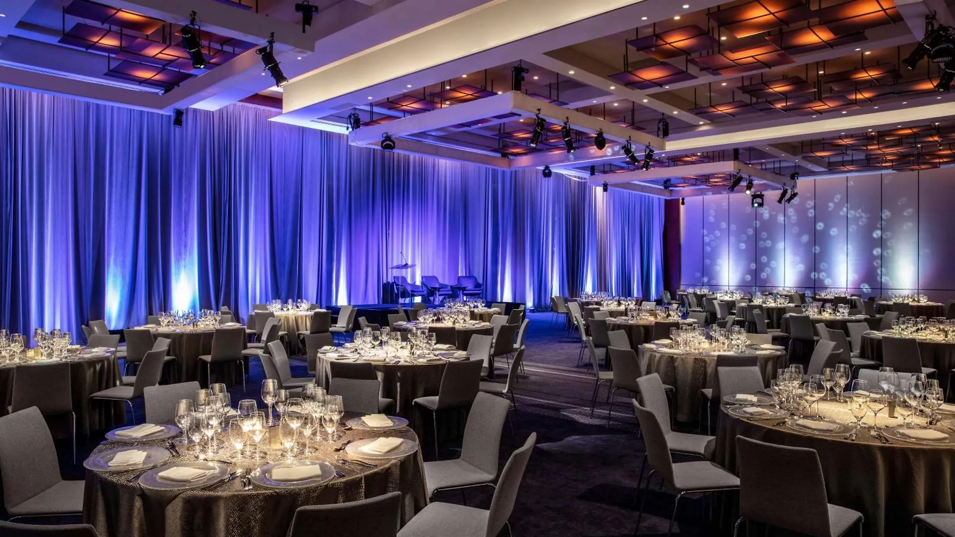 Conrad New York Downtown Hotel